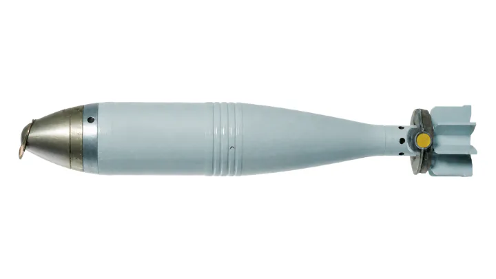 60 mm M08 illuminating mortar bomb