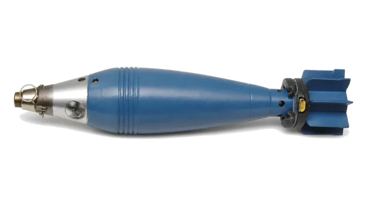 60 mm M73P2 smoke mortar bomb