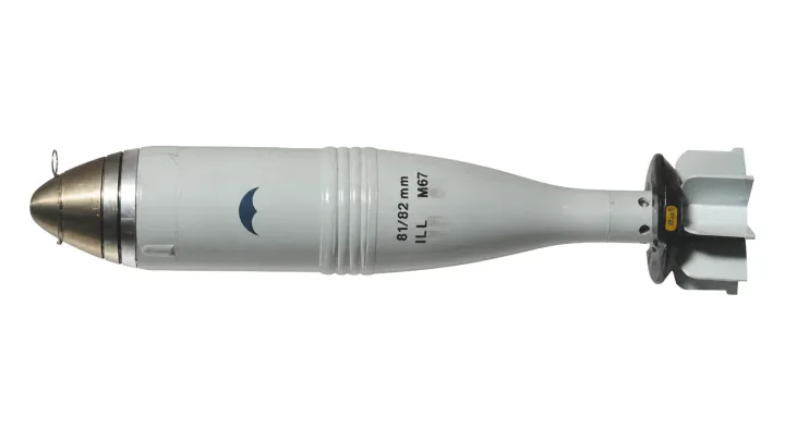 81/82 mm M67 illuminating mortar bomb