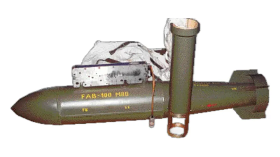 100 kg HE aircraft bomb FAB-100 M80, with retarder set