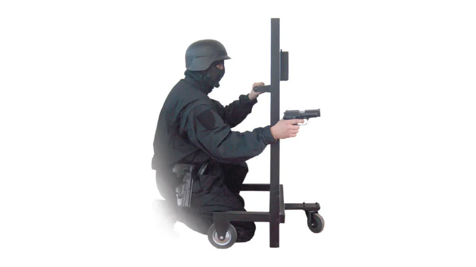 MEDIUM BLOCK ballistic shield, Operational view